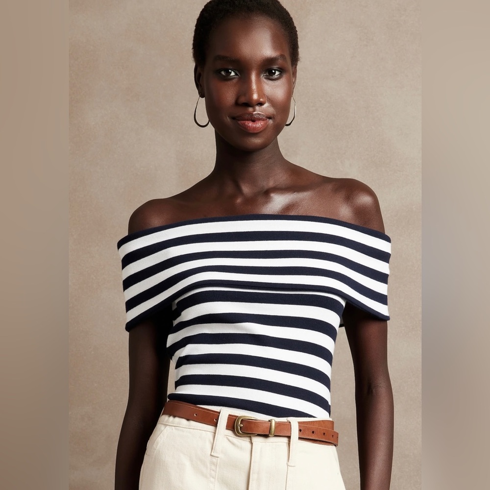 New Banana Republic off the shoulder navy striped top